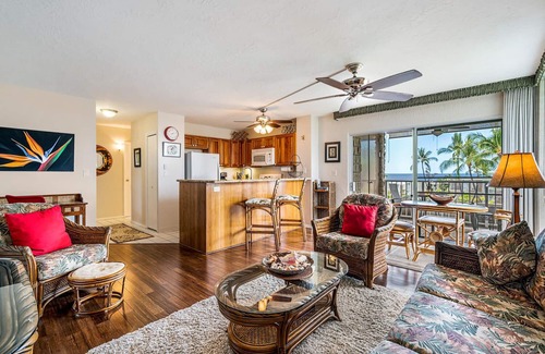Kailua-Kona Condo | 🏖️Beautiful Ocean Views | Top Floor | Concierge Included