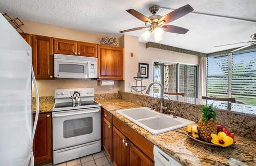 Kailua-Kona Condo | 🏖️Beautiful Ocean Views | Top Floor | Concierge Included