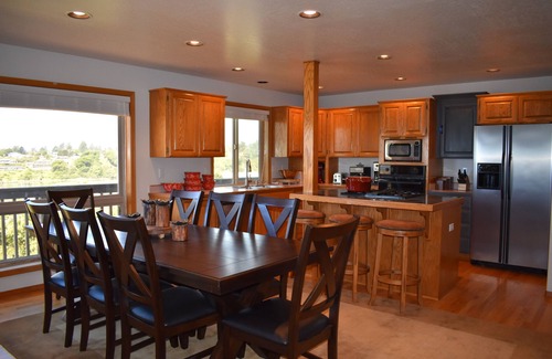 Harbor House | Beautiful Ocean View Home On The Majestic Coast Of Oregon