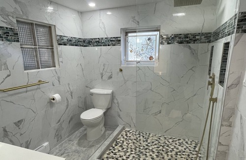 Summerville Centre House | Beautiful Oceanfront home steps to Summerville beach