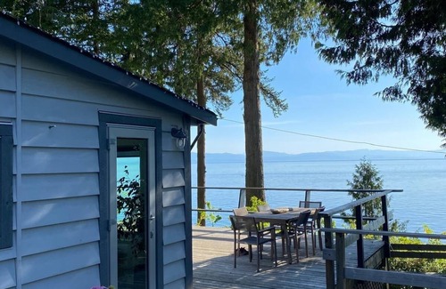 Davis Bay Cottage | Beautiful Oceanfront Cottage between Davis Bay and Sechelt
