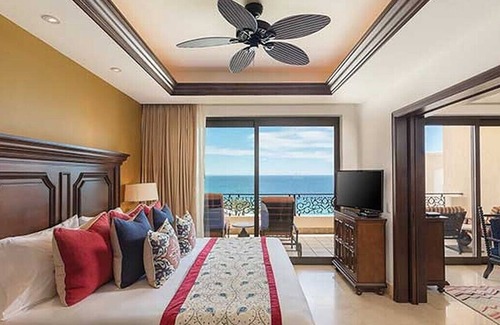 Los Cangrejos II y III Resort | Beautiful one Bedroom master suite at Rancho San Lucas with 18 hole golf course.