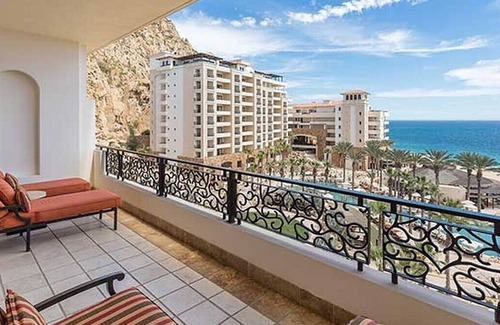 Los Cangrejos II y III Resort | Beautiful one Bedroom master suite at Rancho San Lucas with 18 hole golf course.