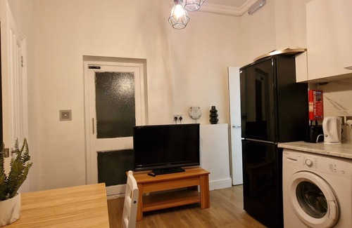West Kensington Apartment | Beautiful one bedroom in Kensington London
