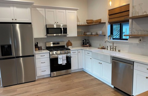 Loomis House | Beautiful one bedroom in the country yet close to everything.