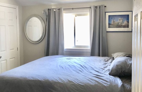 Petawawa Cottage | Beautiful Ottawa River Cottage With Private Beach and Dock