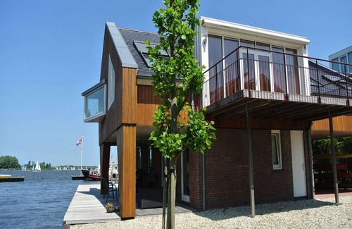 Municipality of Uitgeest Apartment | Beautiful penthouse with a view over the lake