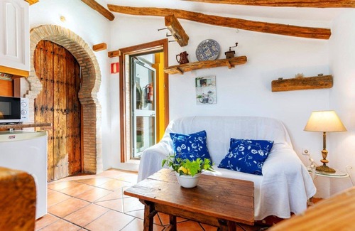 Alcaucin Hotel | Beautiful Penthouse with Jacuzzi and views of Lake La Viñuela