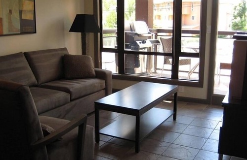 South Pandosy Condo | Beautiful Playa del Sol 1 bdrm + den Luxury escape