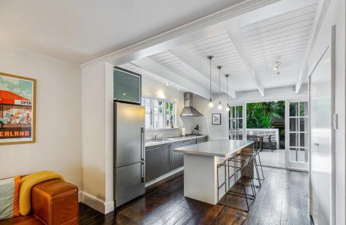 Ponsonby House | Beautiful Ponsonby Villa by Zodiak Stays
