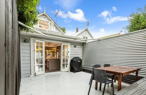 Ponsonby House | Beautiful Ponsonby Villa by Zodiak Stays