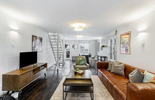 Ponsonby House | Beautiful Ponsonby Villa by Zodiak Stays