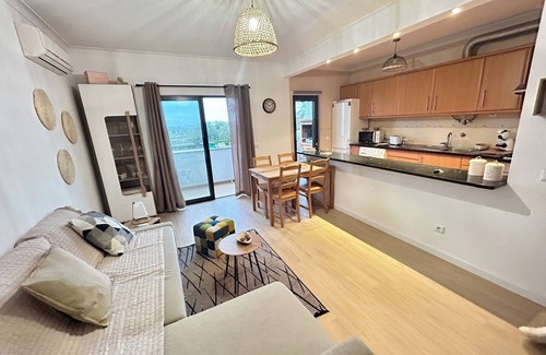 Pera Apartment | Beautiful pool apartment with sea view