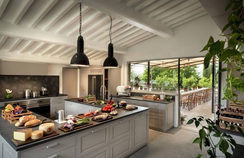 Greve in Chianti Villa | Beautiful private villa for 21 people with A/C, private pool, WIFI and TV