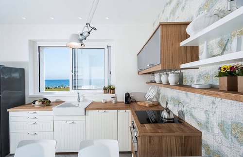 Marina di Modica Villa | Beautiful private villa with private pool, WIFI, sauna, A/C, hot tub, TV, patio and panoramic view