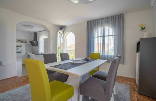 Klenovica House | Beautiful private villa for 10 people with WIFI, private pool, A/C, TV and terrace