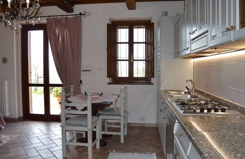 Lisciano Niccone Villa | Beautiful private villa with WIFI, private pool, A/C, TV, terrace, panoramic view, close to Cortona