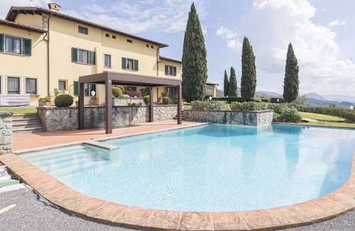 Massa e Cozzile Villa | Beautiful private villa with WIFI, hot tub, private pool, A/C, sauna, TV, patio and panoramic view