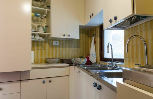 Santa Marinella Villa | Beautiful private villa for 8 people with WIFI, hot tub, A/C, TV, terrace and pets allowed