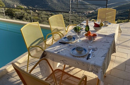 Valloria House | Beautiful private villa with WIFI, hot tub, private pool, TV, terrace, panoramic view and parking
