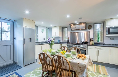 Invermoriston House | Beautiful private villa for 6 guests with WIFI and TV