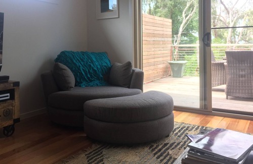 Silverleaves House | Beautiful private "Highview" 150m track to the beach