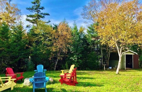 Avondale Cottage | Beautiful private cottage on a pond 45 minutes from St. John’s, Newfoundland