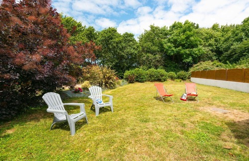 Plovan House | Beautiful private villa for 4 people with WIFI, TV, terrace and pets allowed