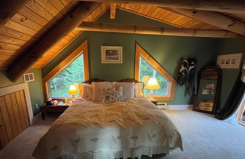 Elka Park Cabin | Beautiful Private Log Home Near Hunter with Mountain Views