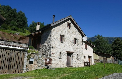 Negrentino House | Beautiful private villa for 6 guests with WIFI, TV and pets allowed
