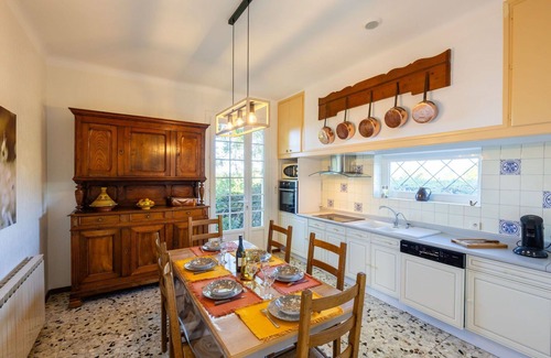 Beziers House | Beautiful private villa with A/C, private pool, WIFI, TV, patio, pets allowed and panoramic view