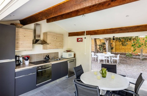 Beziers House | Beautiful private villa with A/C, private pool, WIFI, TV, patio, pets allowed and panoramic view