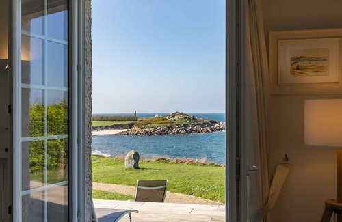 Berven House | Beautiful private villa for 4 people with WIFI, TV, terrace and pets allowed