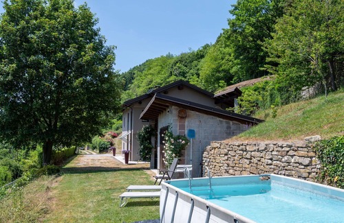 Bossolasco House | Beautiful private villa for 6 people with WIFI, private pool, TV, patio and pets allowed