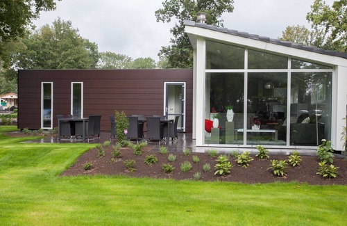 IJhorst House | Beautiful private villa for 6 guests with WIFI, pool, TV and terrace