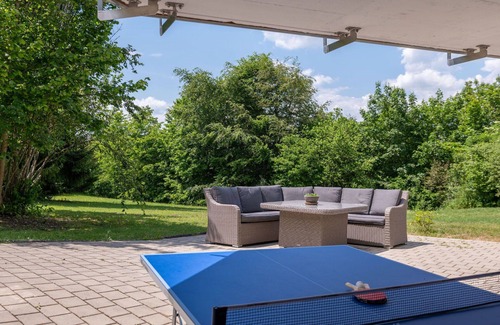 Loffingen House | Beautiful private villa for 9 guests with WIFI, TV, terrace, pets allowed and panoramic view