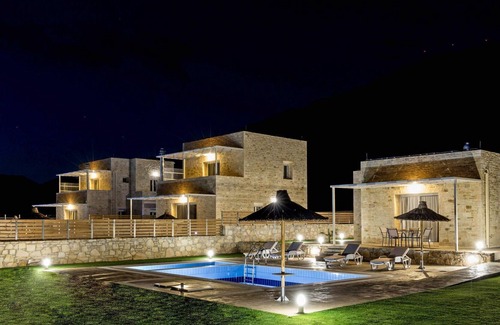 Triopetra Villa | Beautiful private villa for 8 people with WIFI, A/C, private pool, TV, panoramic view and parking