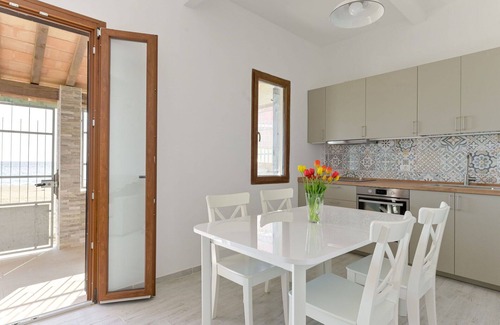 Follonica House | Beautiful private villa for 6 guests with WIFI, A/C, balcony and pets allowed