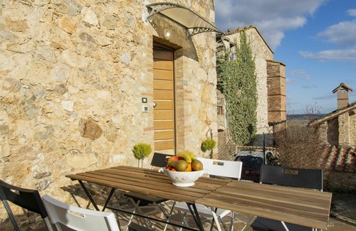Sovicille House | Beautiful private villa for 6 people with WIFI, TV, terrace, pets allowed and panoramic view