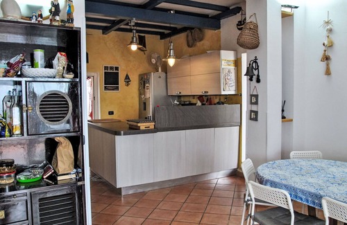 Sperlonga Villa | Beautiful private villa for 17 guests with WIFI, private pool, hot tub, TV, patio and pets allowed