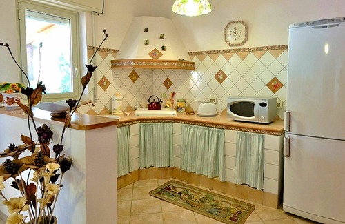 Mockarta Villa | Beautiful private villa for 7 guests with private pool, A/C, WIFI, TV, patio and parking