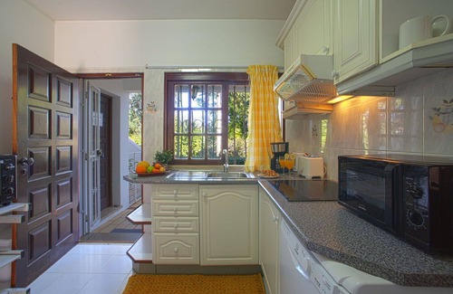 Alpouvar Villa | Beautiful private villa for 4 guests with A/C, WIFI, private pool, TV and patio