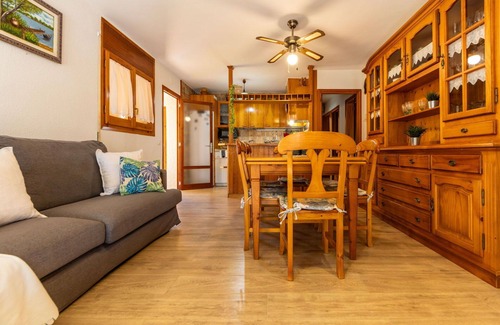 Riumar Villa | Beautiful private villa with private pool, WIFI, A/C, TV, patio, pets allowed and parking