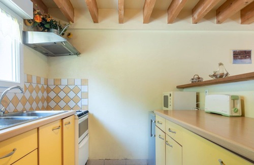 Carentan House | Beautiful private villa for 4 people with WIFI, TV, terrace, pets allowed and parking