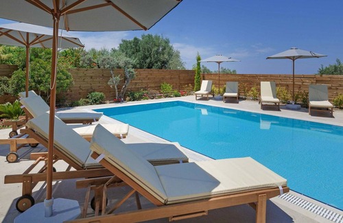 Xiro Chorio Villa | Beautiful private villa with private pool, A/C, WIFI, TV, terrace, panoramic view and parking