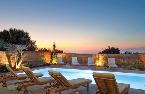 Xiro Chorio Villa | Beautiful private villa with private pool, A/C, WIFI, TV, terrace, panoramic view and parking