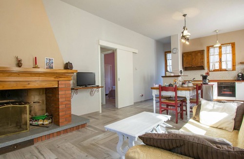 Macchino House | Beautiful private villa for 8 people with WIFI, TV, patio and pets allowed