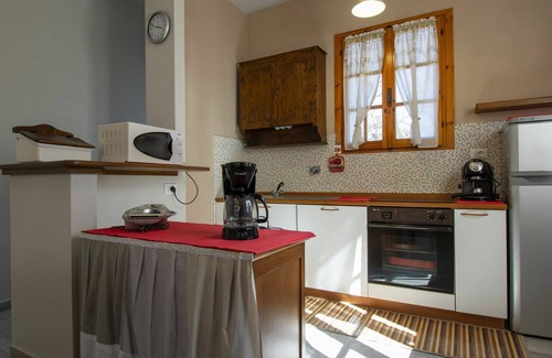 Macchino House | Beautiful private villa for 8 people with WIFI, TV, patio and pets allowed
