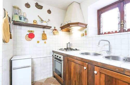 Montieri House | Beautiful private villa for 8 people with WIFI, TV, patio, pets allowed and parking