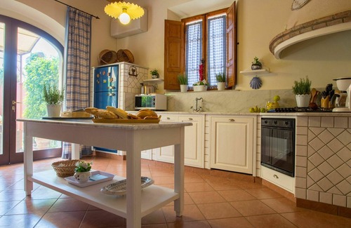 Fabbrica Villa | Beautiful private villa with A/C, WIFI, private pool, TV, terrace, pets allowed and panoramic view